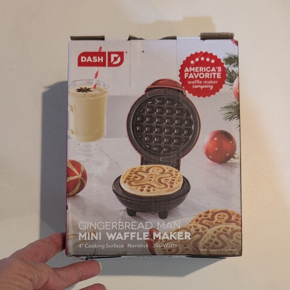 Red Gingerbread Waffle Maker - Picture 4 of 6